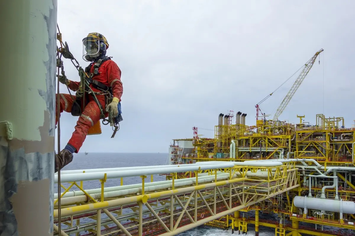African oil and gas contracts down 52% in October 2022