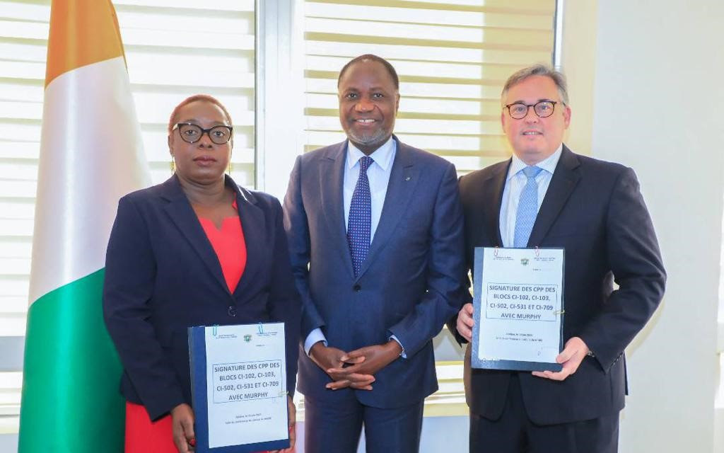 La Côte d’Ivoire signe cinq contrats de partage et de production avec l’Américain Murphy