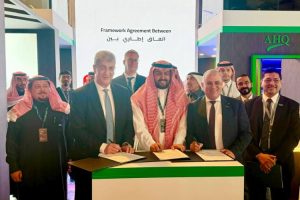 L'Égypte et le groupe AHQ signent deux accords pétroliers